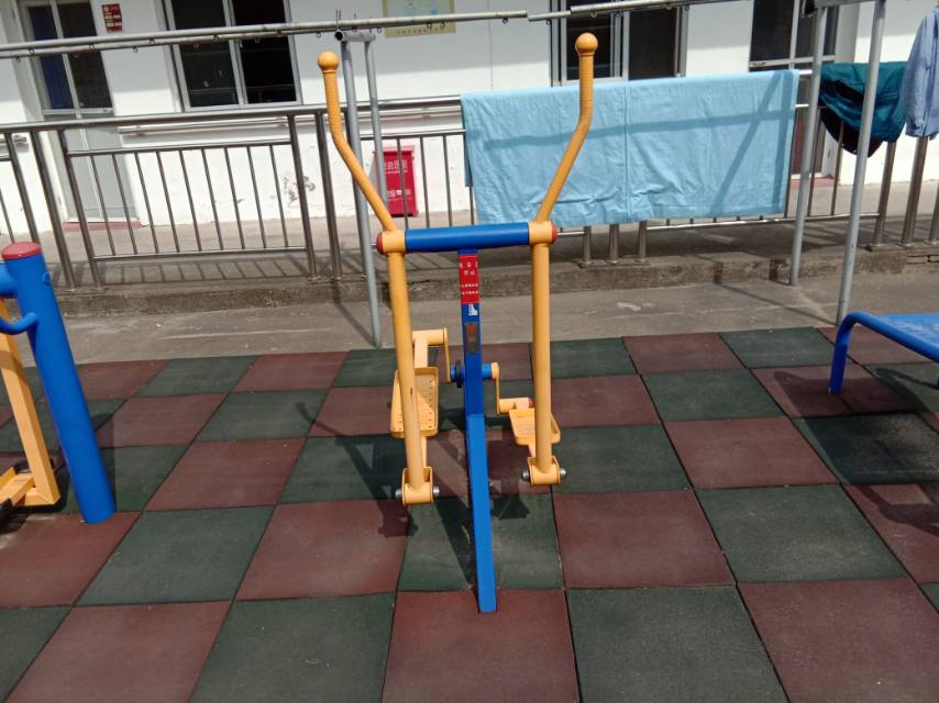 室外橢圓機(jī) 室外橢圓機(jī)