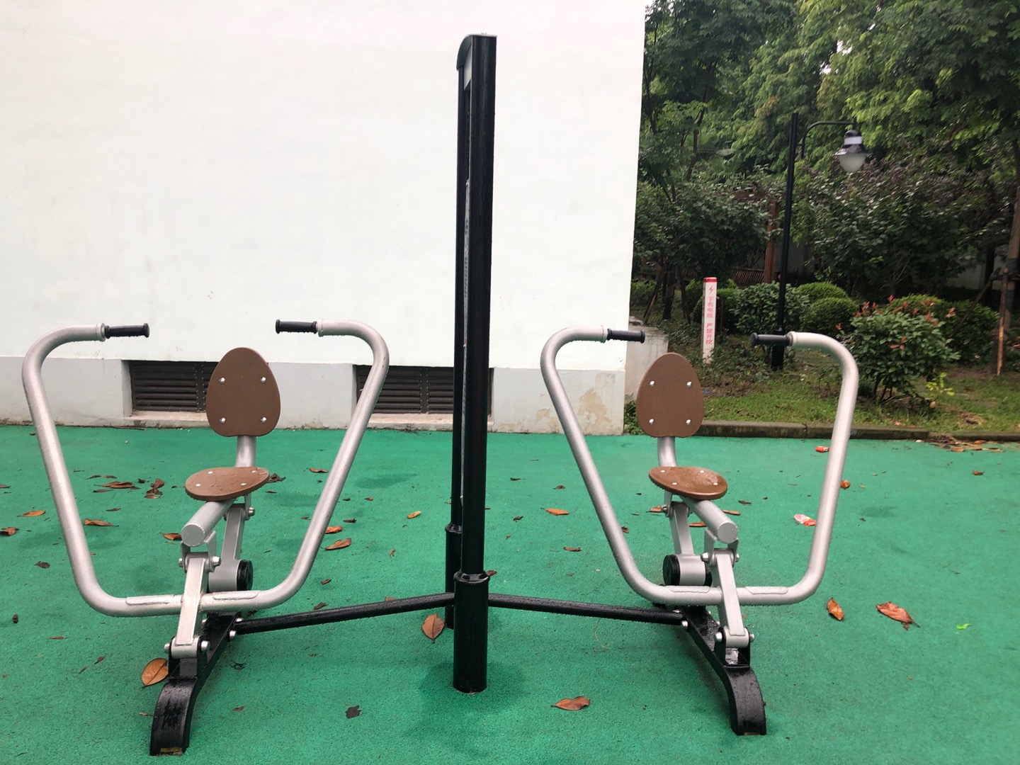 自重式平推訓練器 自重式平推訓練器