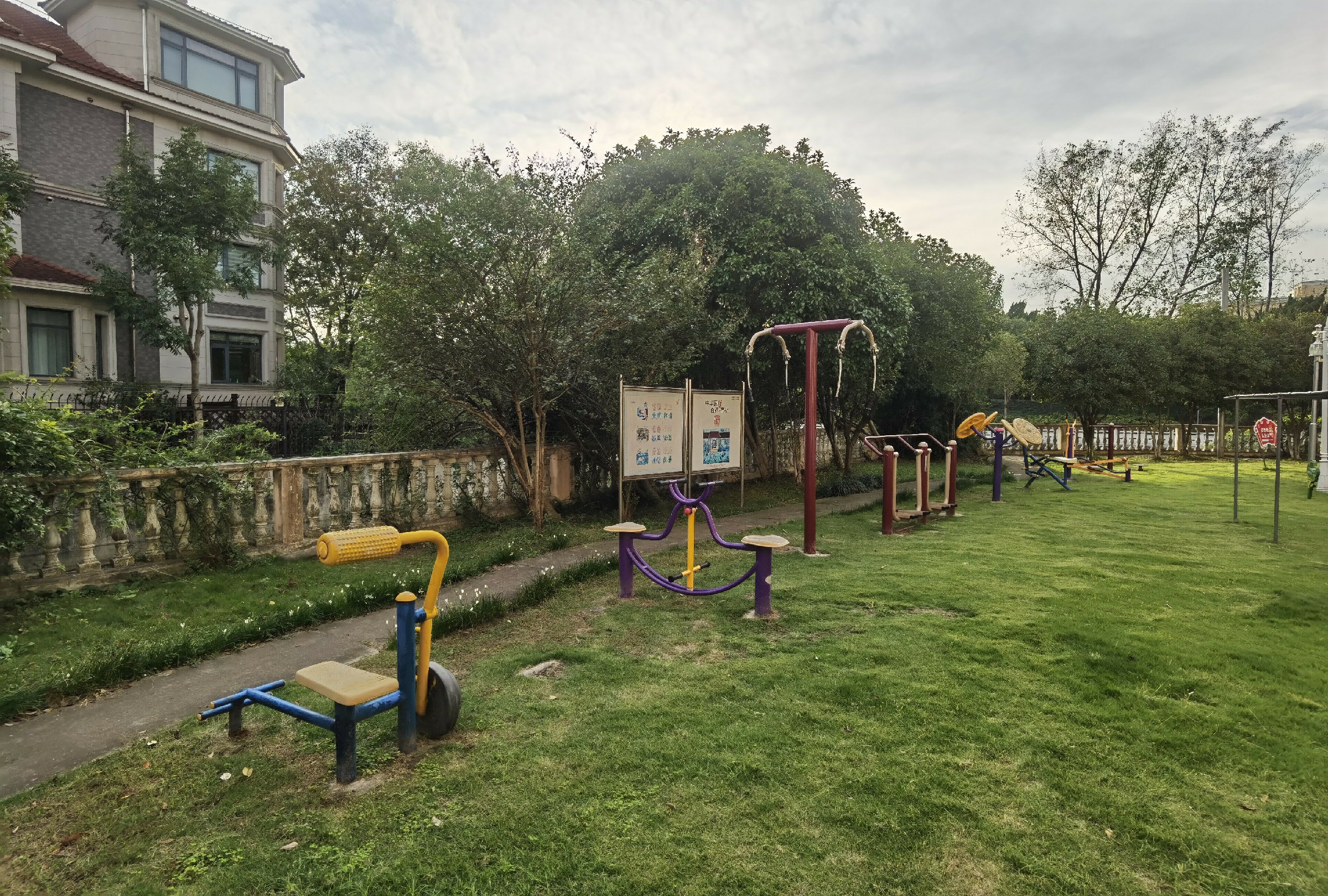 嘉樂花園健身點(diǎn)