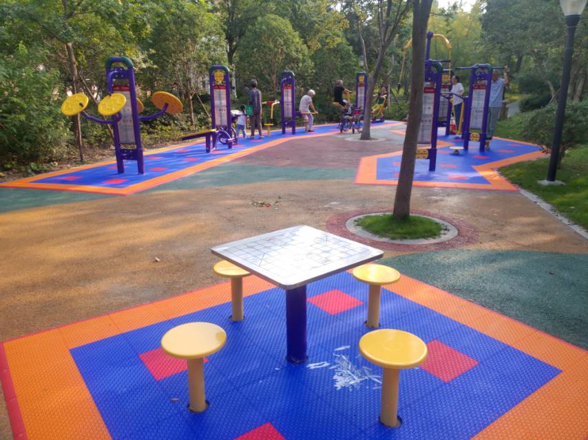 通河八村一居委健身點(diǎn)