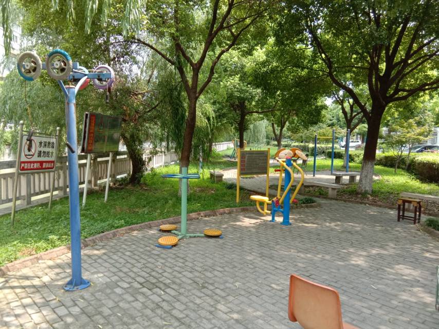 育苑小區(qū)1868弄北區(qū)市民健身點(diǎn)