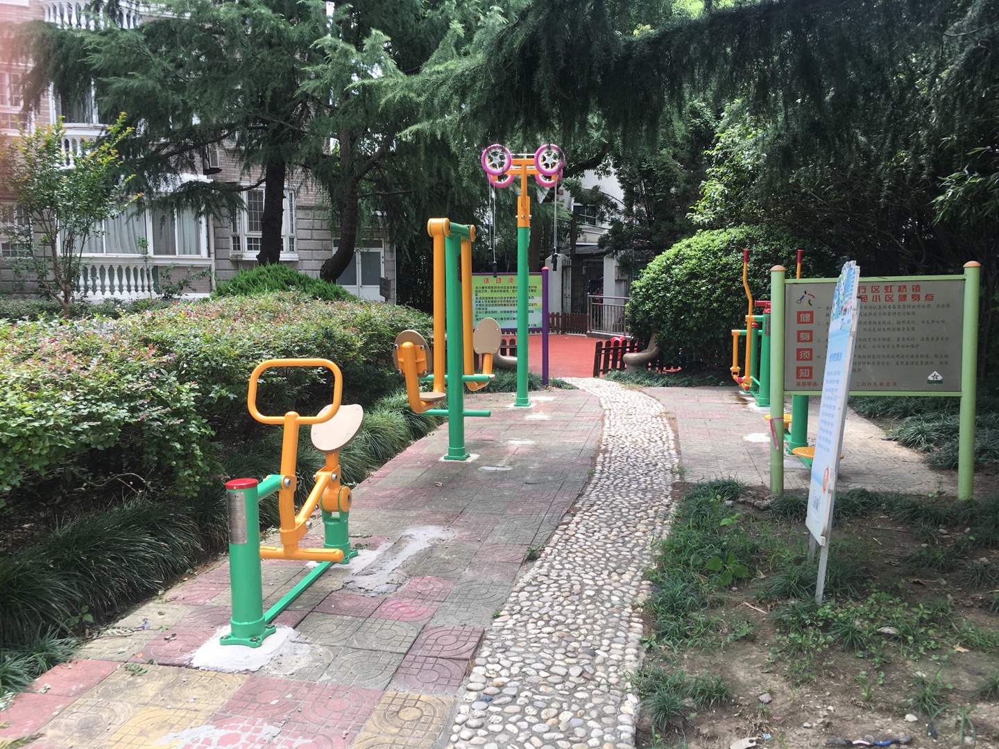 紅春居委紫景苑健身點