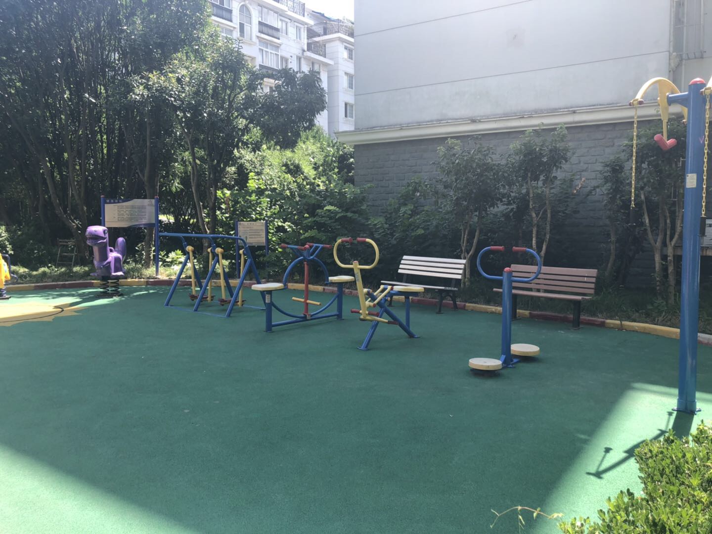 滄三健身點(diǎn)E