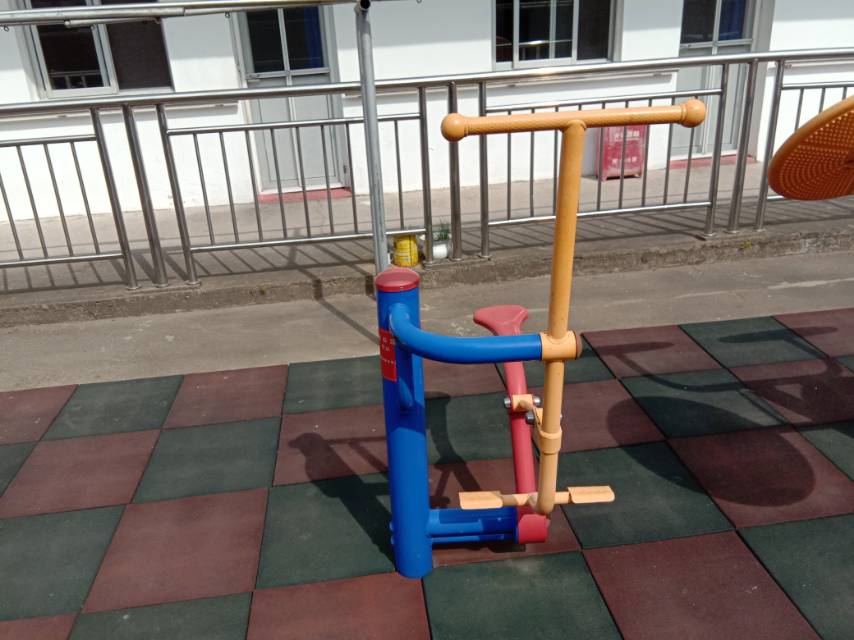 健騎機(jī) 健騎機(jī)