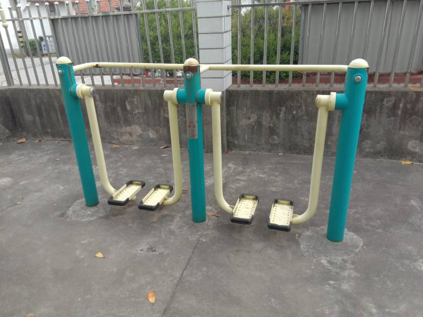 雙位太空漫步機