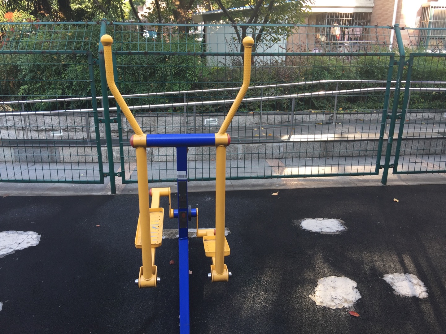 室外橢圓機(jī) 室外橢圓機(jī)