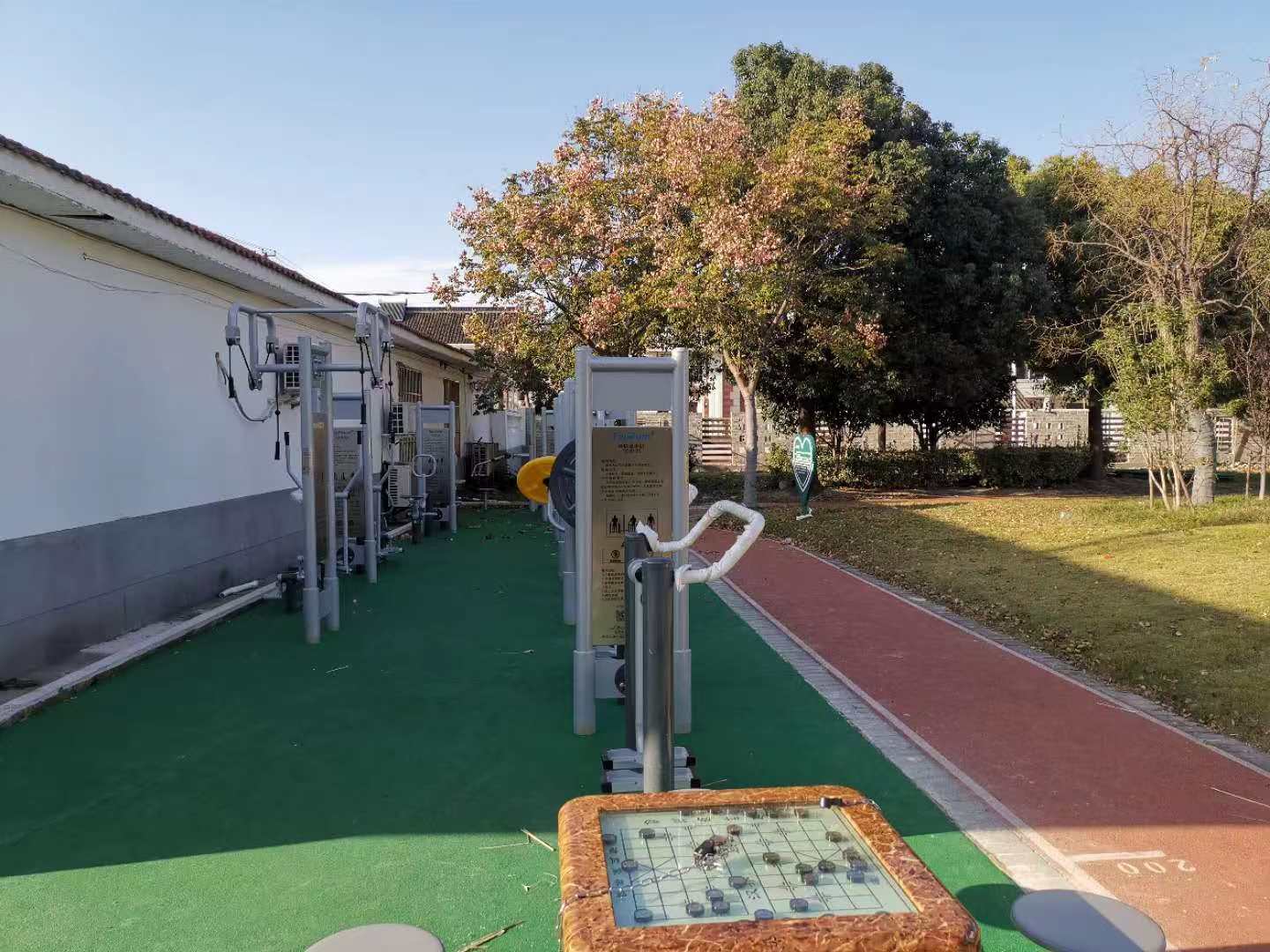 勞動村休閑廣場市民健身點(diǎn)