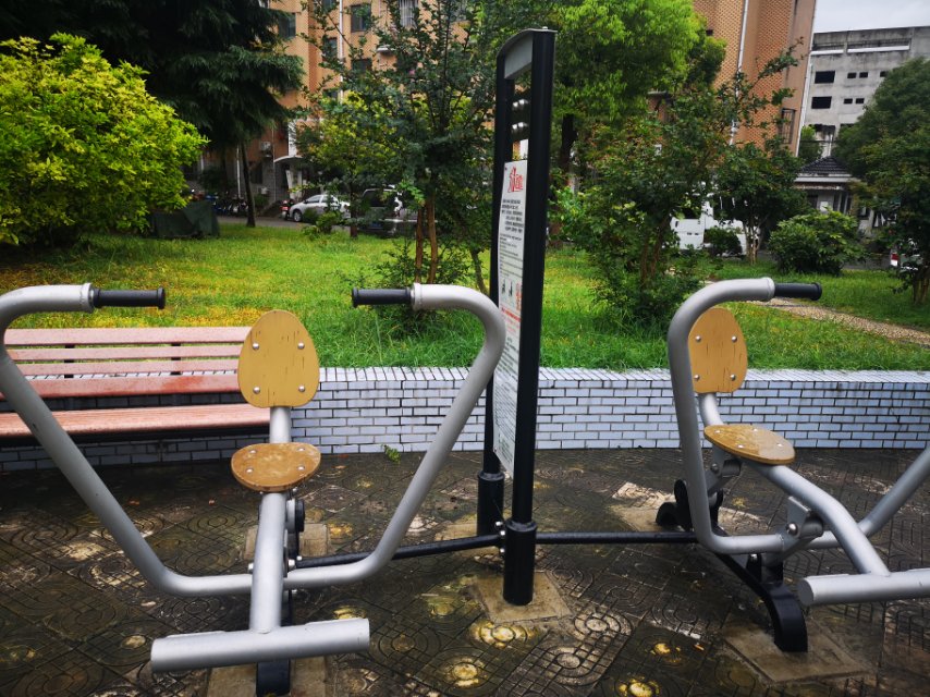 自重式劃船訓(xùn)練器