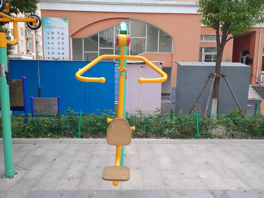 坐拉訓(xùn)練器