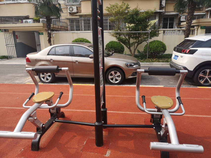 自重式背部訓練器 自重式背部訓練器