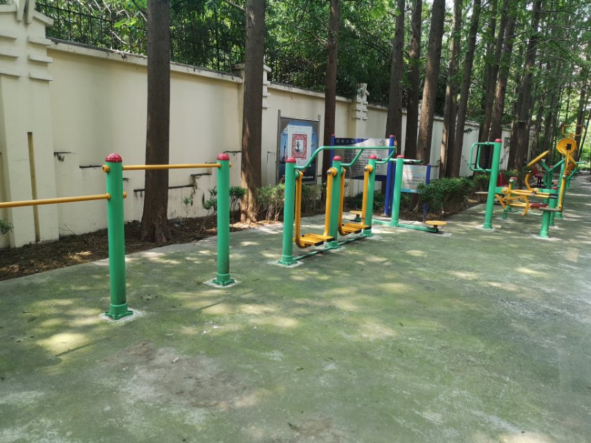 嫩江路健身步道（市級(jí)）