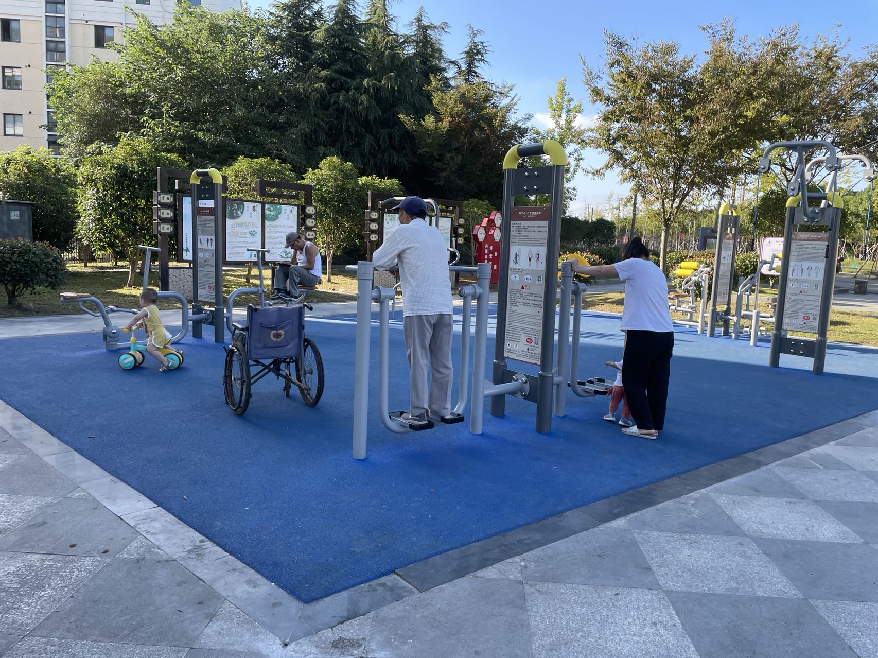 新苑莊良路健身苑點(diǎn)