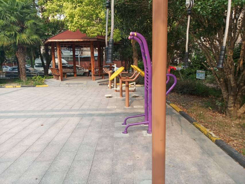 平南一居居委B健身苑點