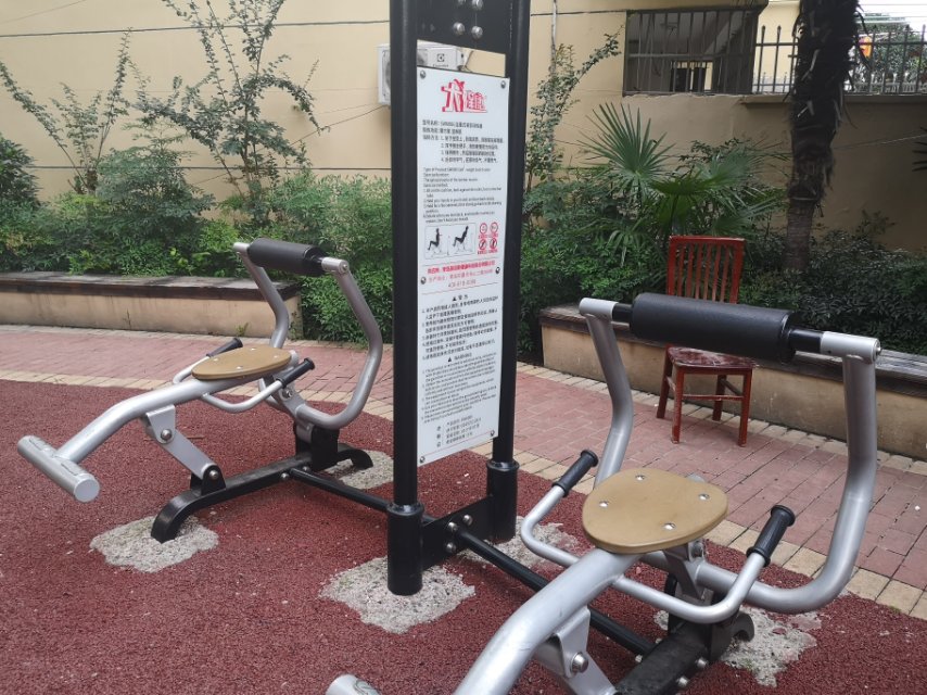 自重式背部訓練器 自重式背部訓練器