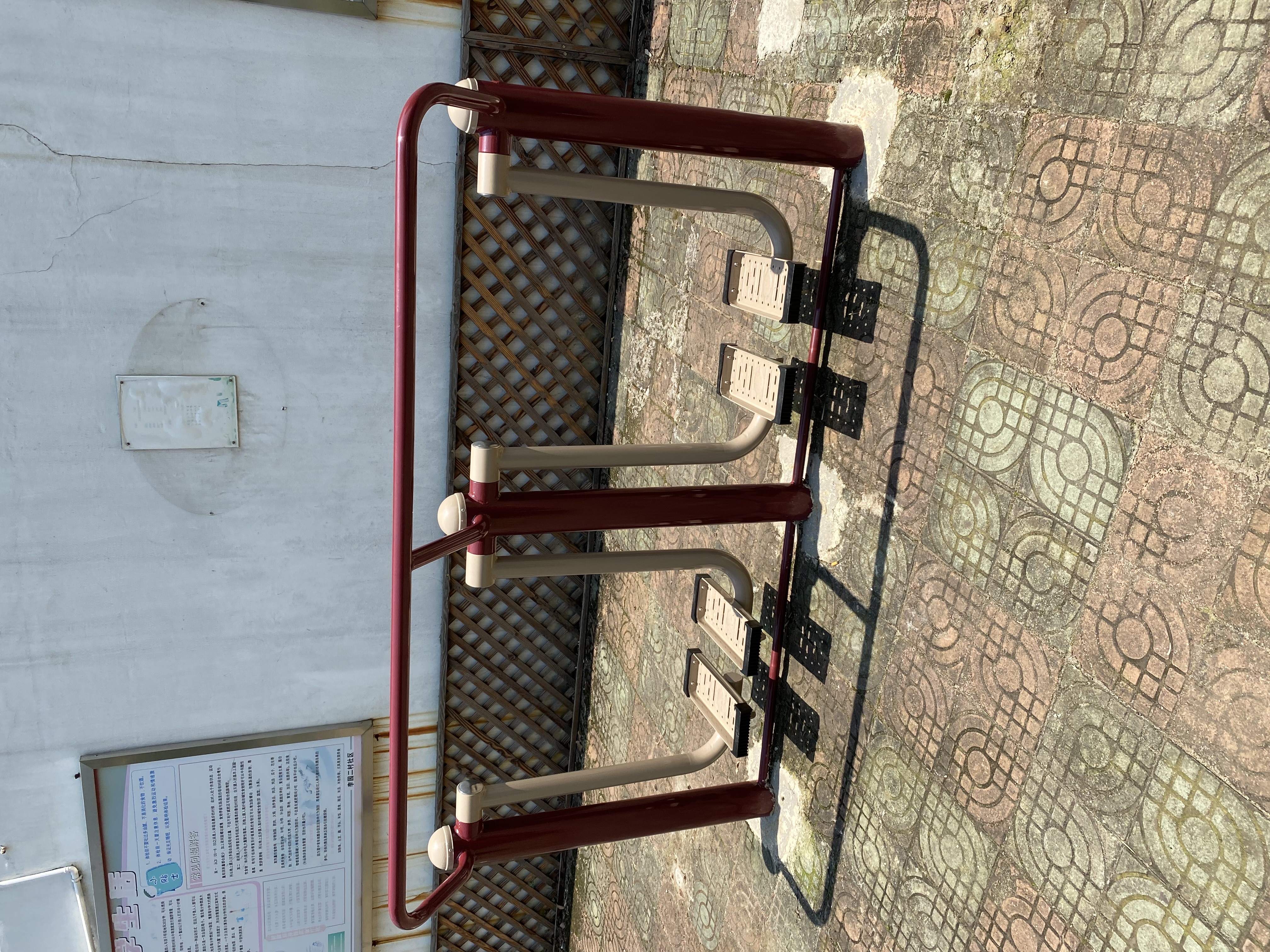 二位太空漫步機(jī)