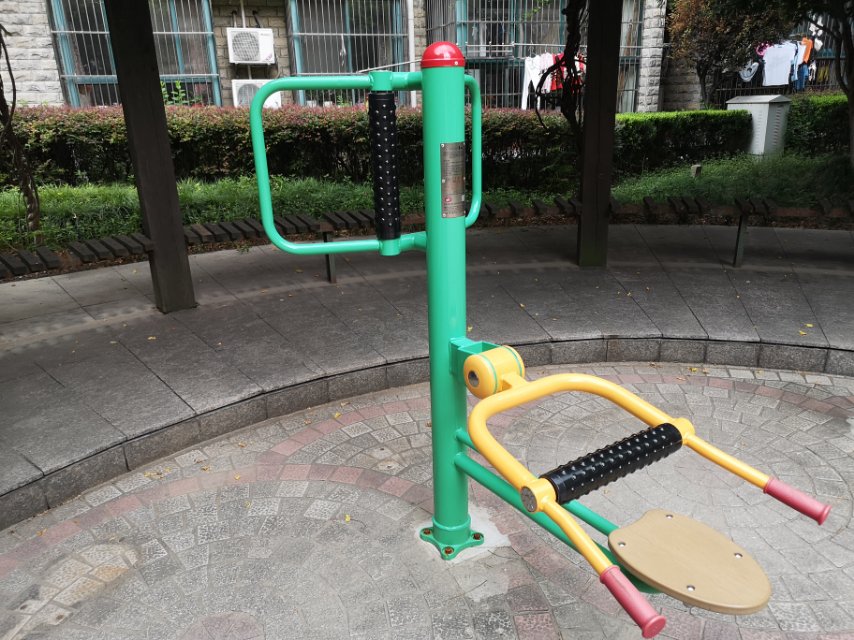 坐式腰背按摩器