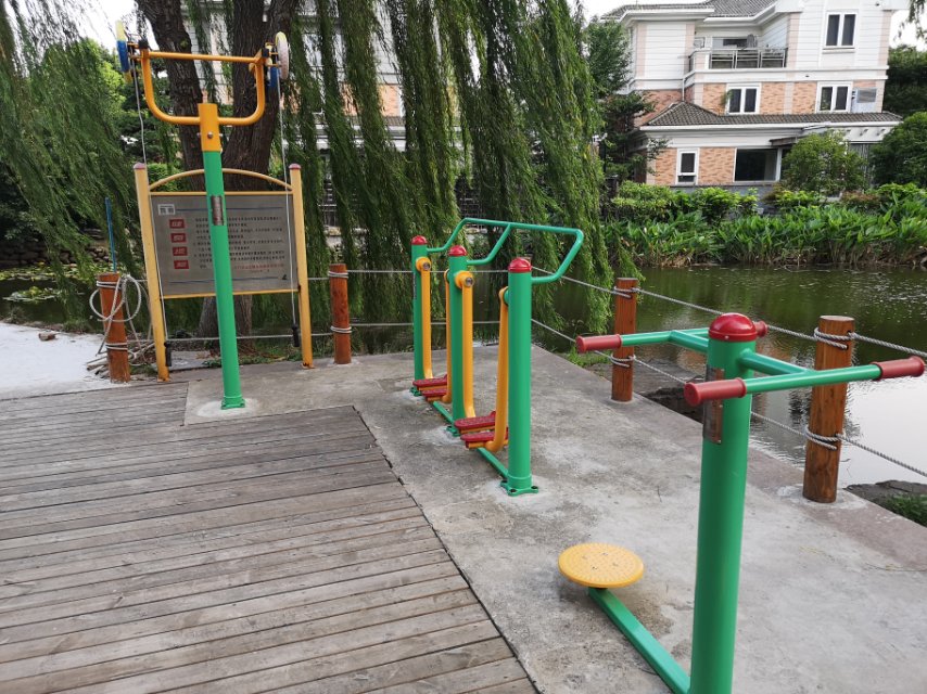 航華二村三居委健身苑點E