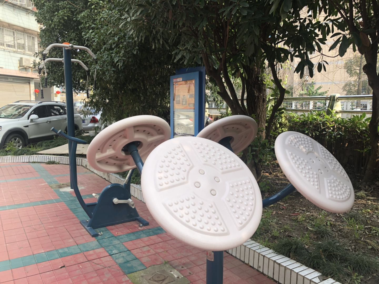 靜安區(qū)共和新路街道永樂居委健身點(diǎn)（延長(zhǎng)中路700弄）