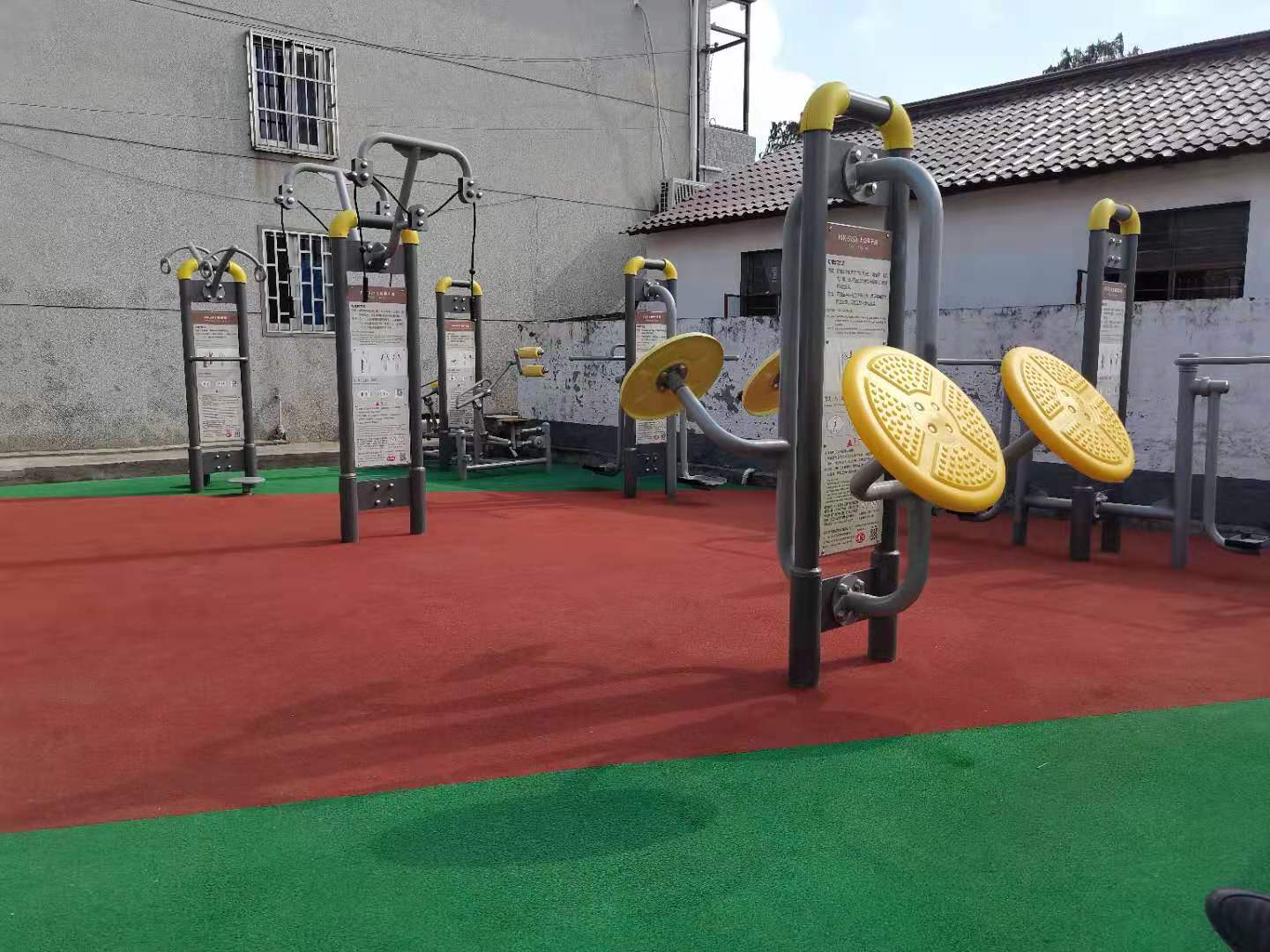 奉城鎮(zhèn)東門村市民益智健身苑點(diǎn)