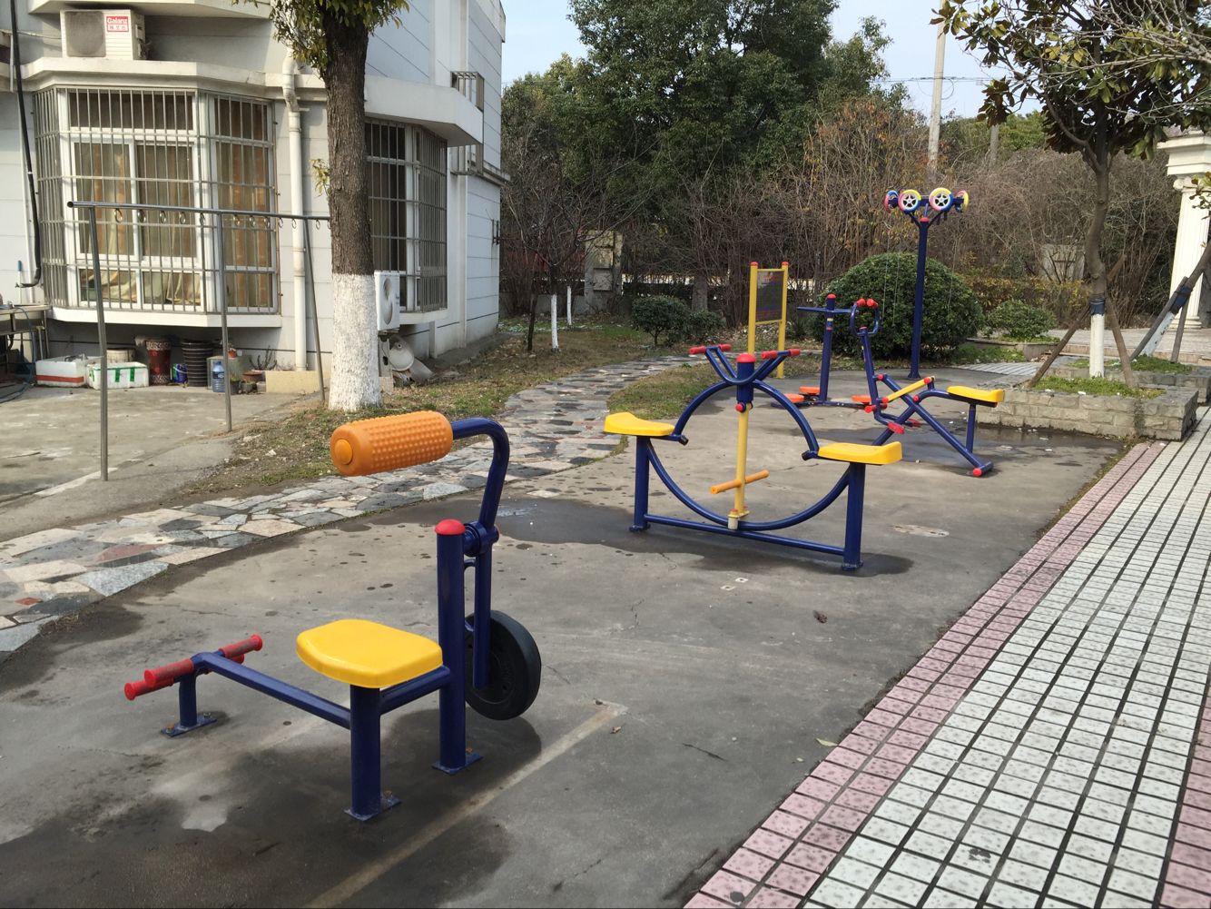 瀏翔花苑一號門健身點(diǎn)