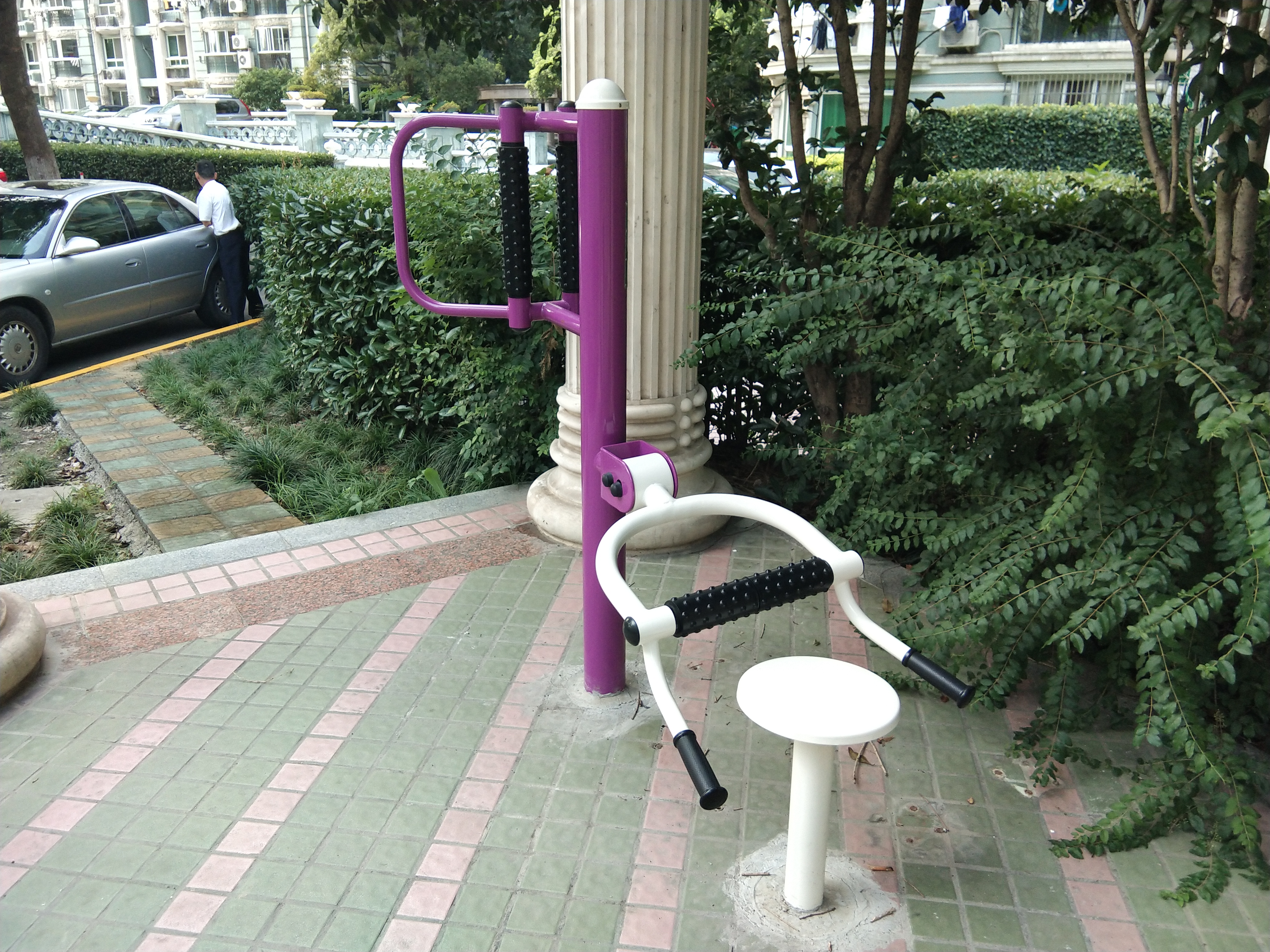 坐式腰背按摩器