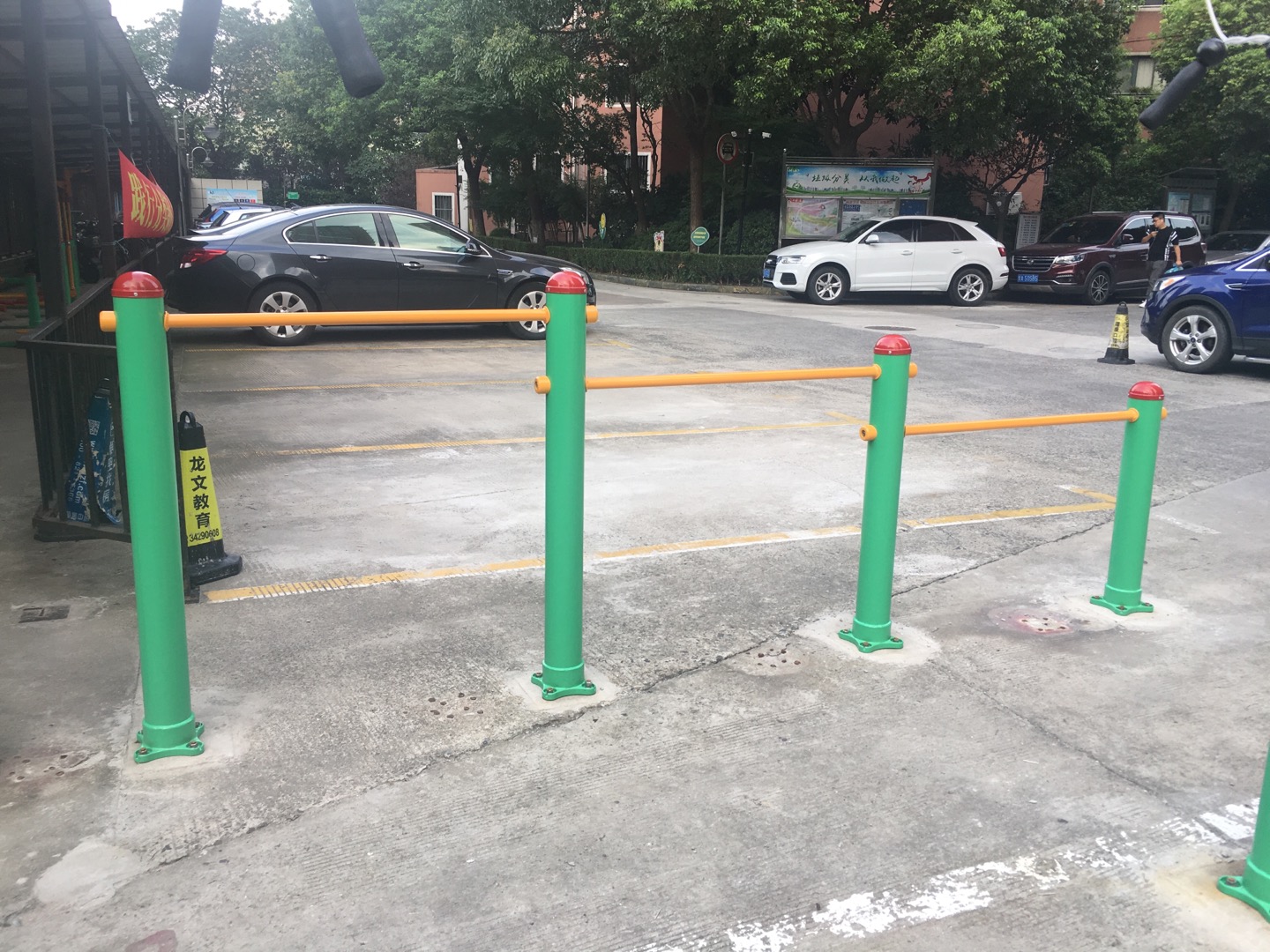 多聯(lián)壓腿架