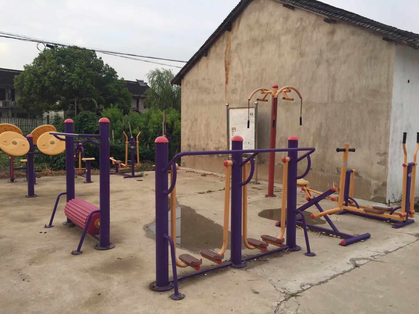 華亭鎮(zhèn)雙塘村雙塘13隊健身點