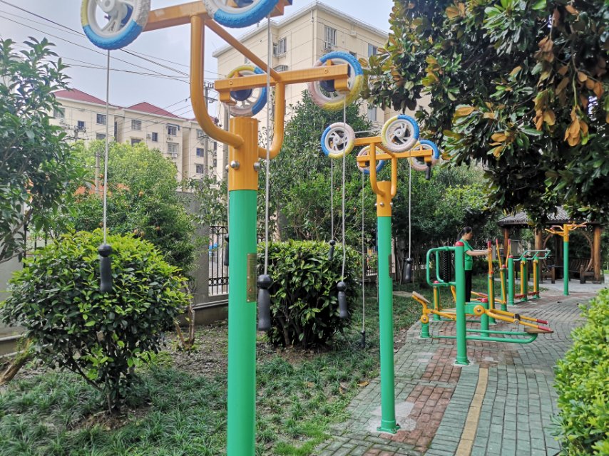 藝康苑小區(qū)市民市民健身步道