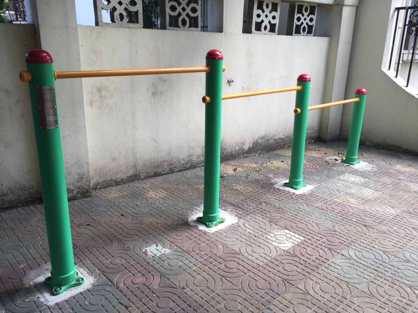 多聯(lián)壓腿架