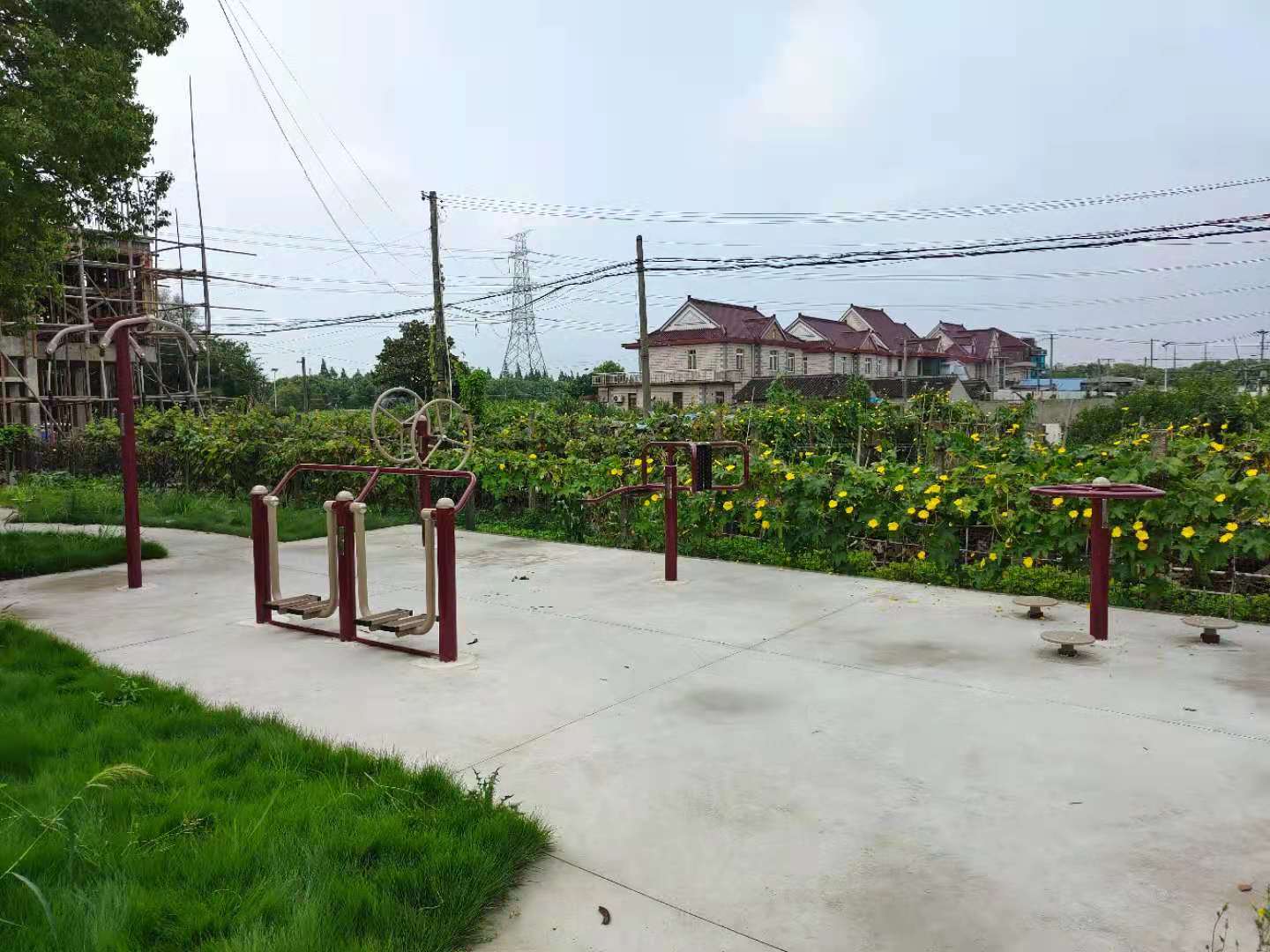 華亭鎮(zhèn)塔橋村張店1隊(duì)健身點(diǎn)