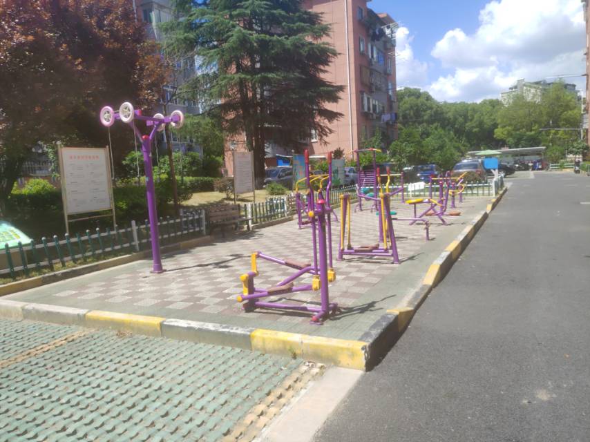 諸新路居委諸新路健身點