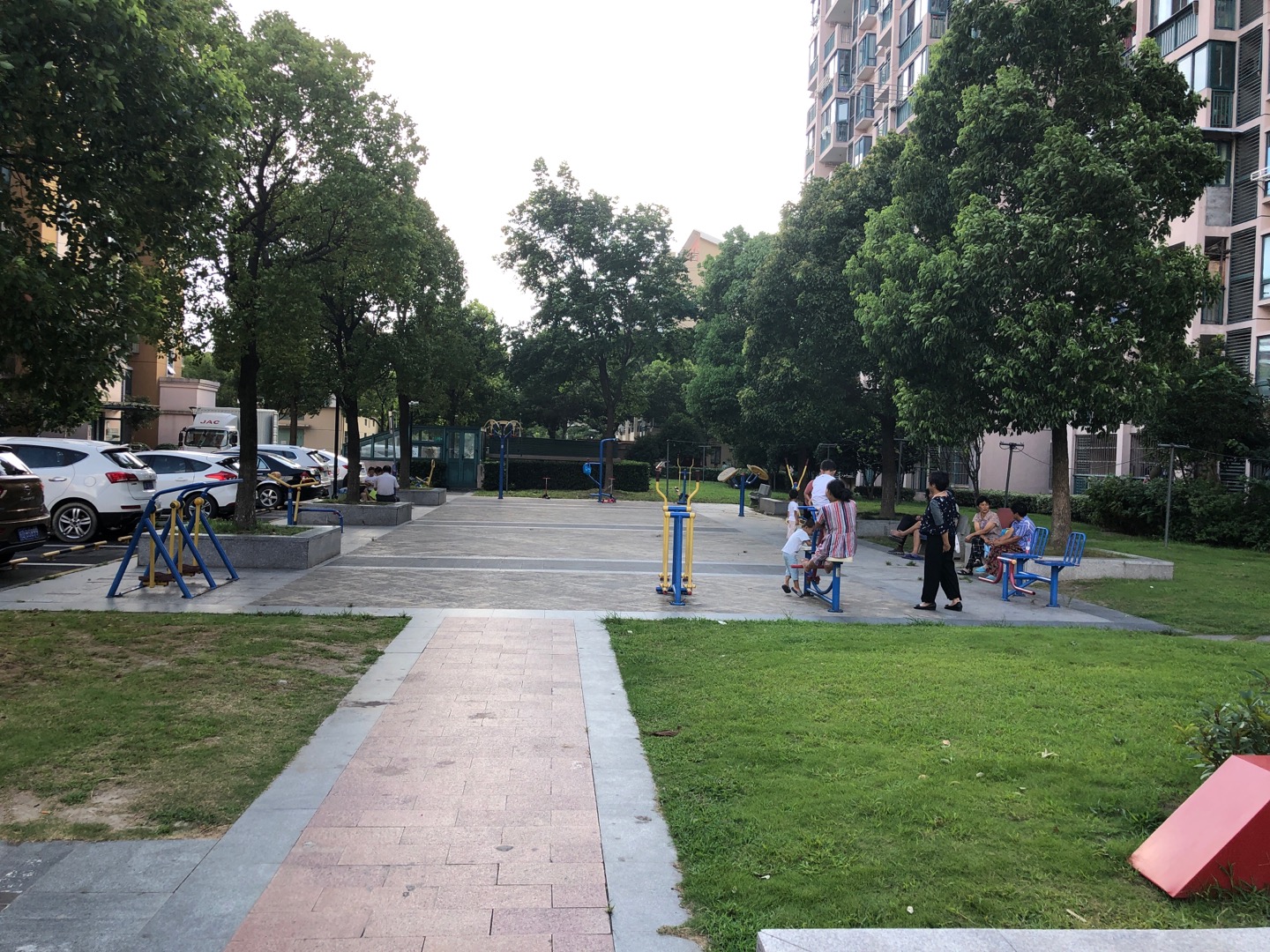 飛碟苑居委C健身苑點