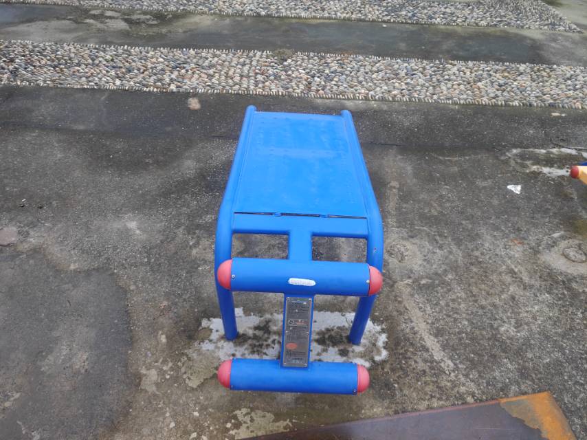 仰臥起坐板 仰臥起坐板