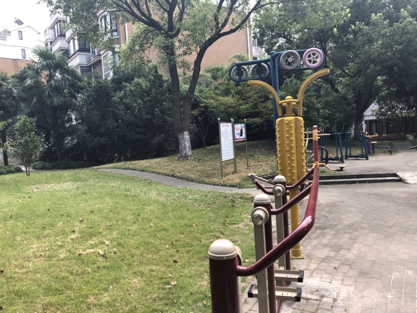 嘉源小區(qū)健身點(diǎn)