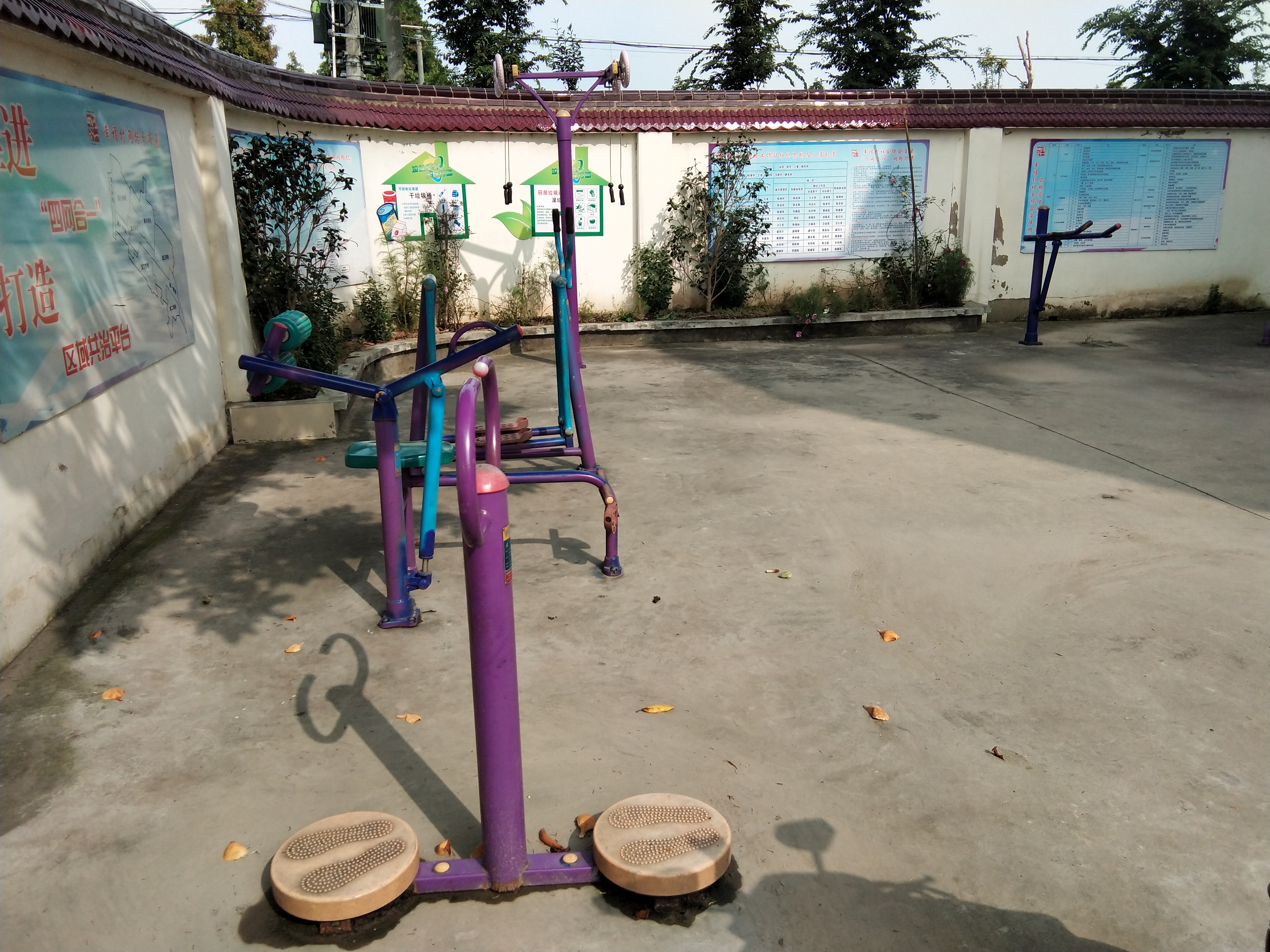 奉城鎮(zhèn)幸福村市民益智健身苑點