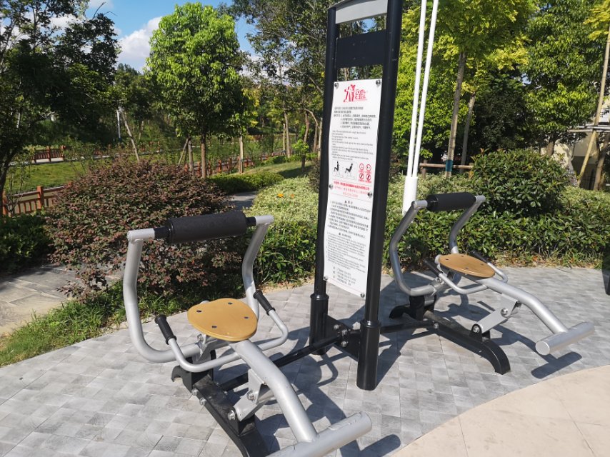 自重式背部訓(xùn)練器