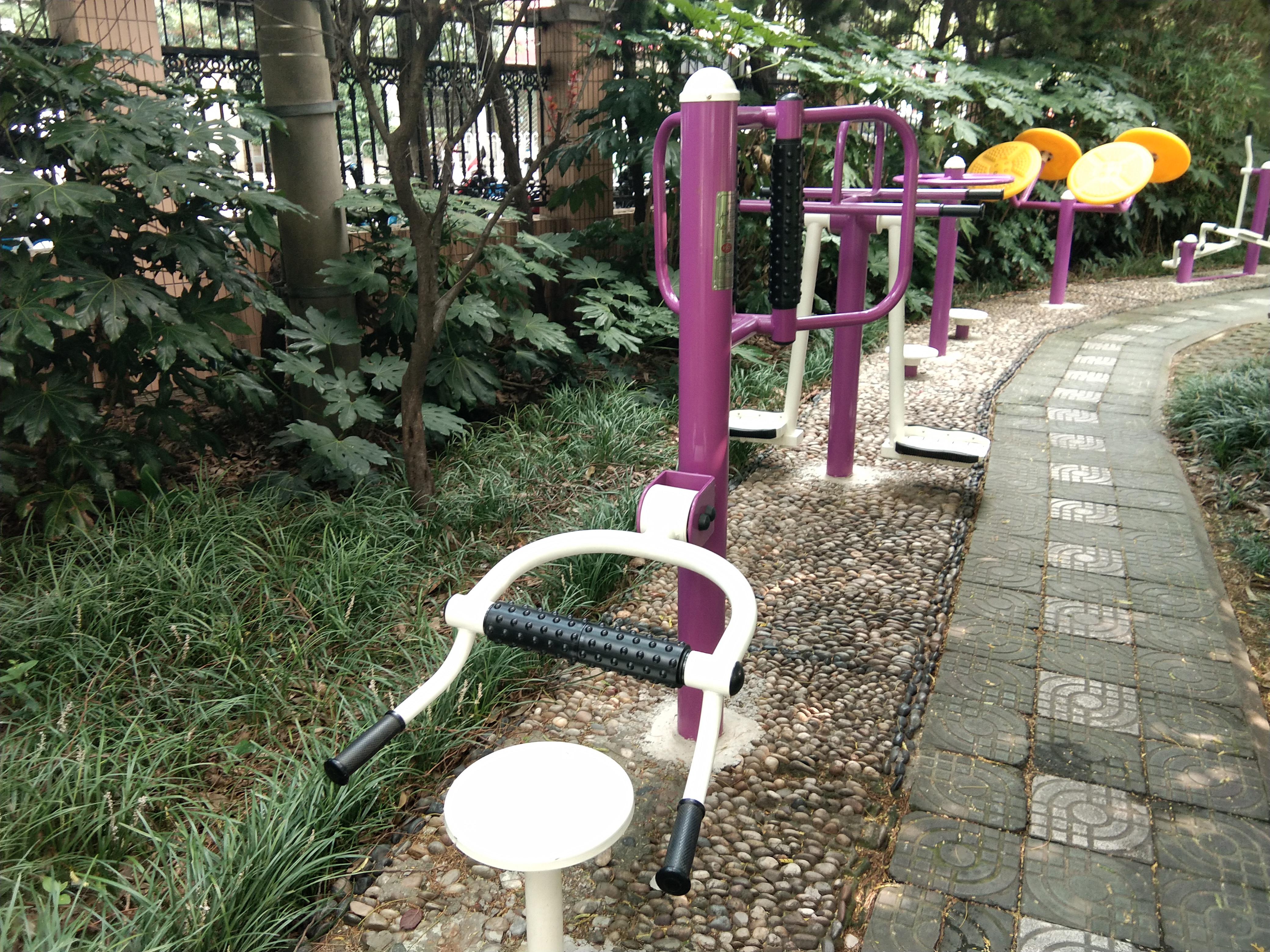 坐式腰背按摩器