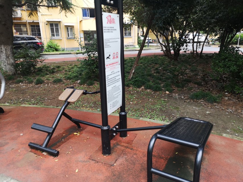 自重式背部訓(xùn)練器