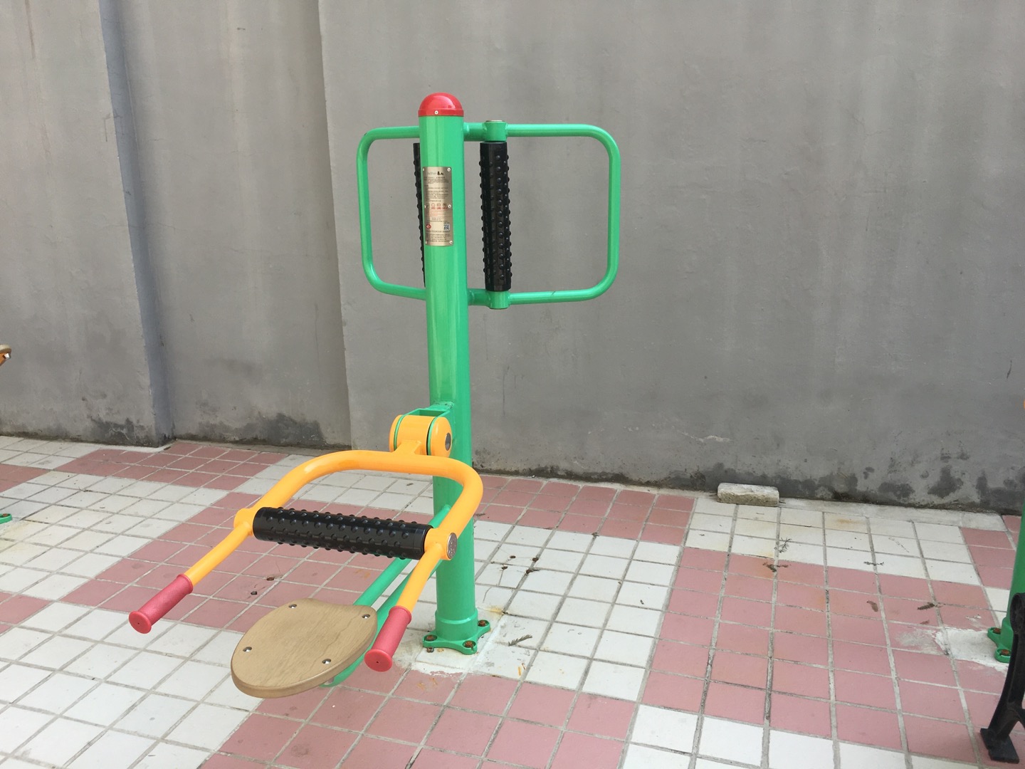 坐式腰背按摩器