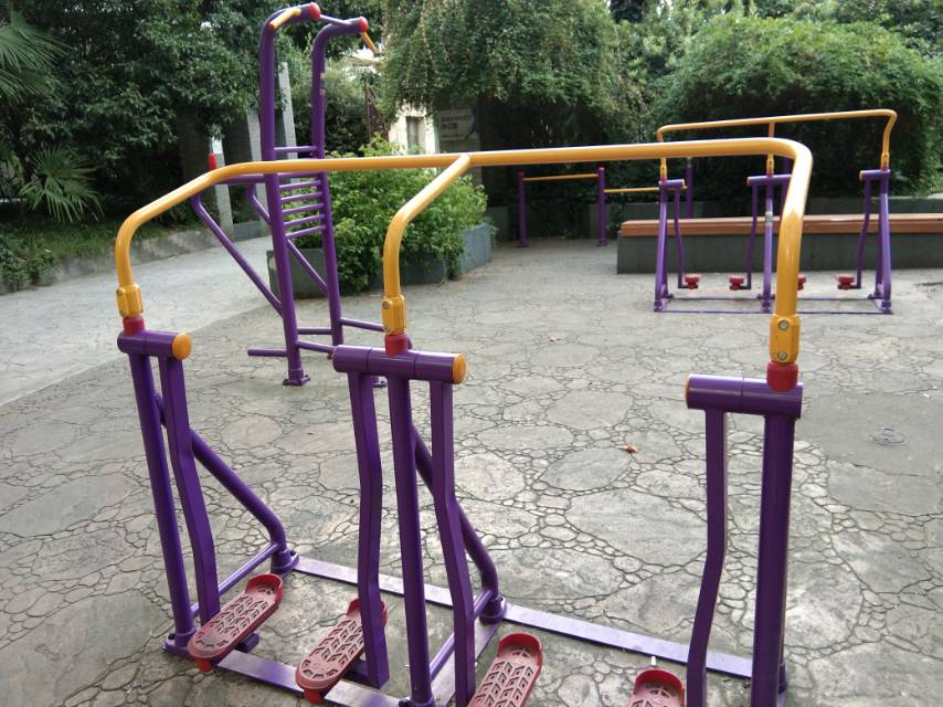 虹南小區(qū)市民益智健身點