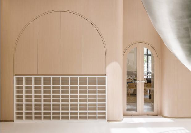 極簡(jiǎn)設(shè)計(jì)的幼兒園成為孩子釋放天性的樂園 極簡(jiǎn)設(shè)計(jì)的幼兒園成為孩子釋放天性的樂園