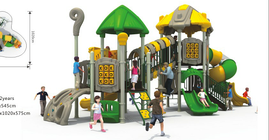 孩子玩滑滑梯時(shí)的安全著裝 孩子玩滑滑梯時(shí)的安全著裝