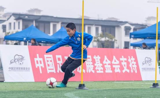 運(yùn)動(dòng)場(chǎng) 運(yùn)動(dòng)場(chǎng)