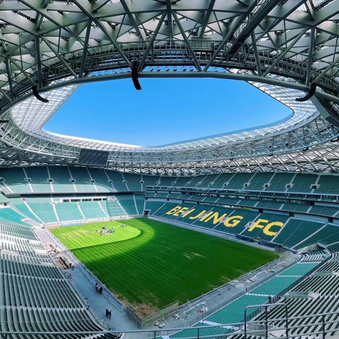 這個對標(biāo)國際水準(zhǔn)建設(shè)的新球場，就在咱家門口→(圖1)